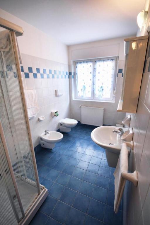 Residence Vivere Astra Trieste Bagian luar foto