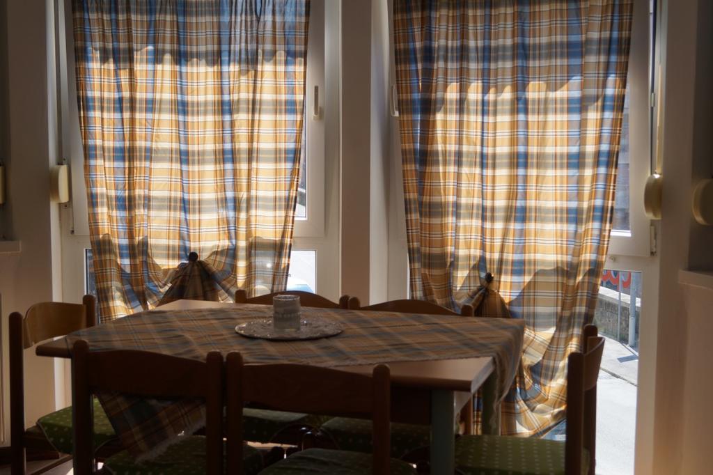 Residence Vivere Astra Trieste Bagian luar foto