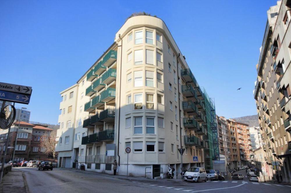 Residence Vivere Astra Trieste Bagian luar foto