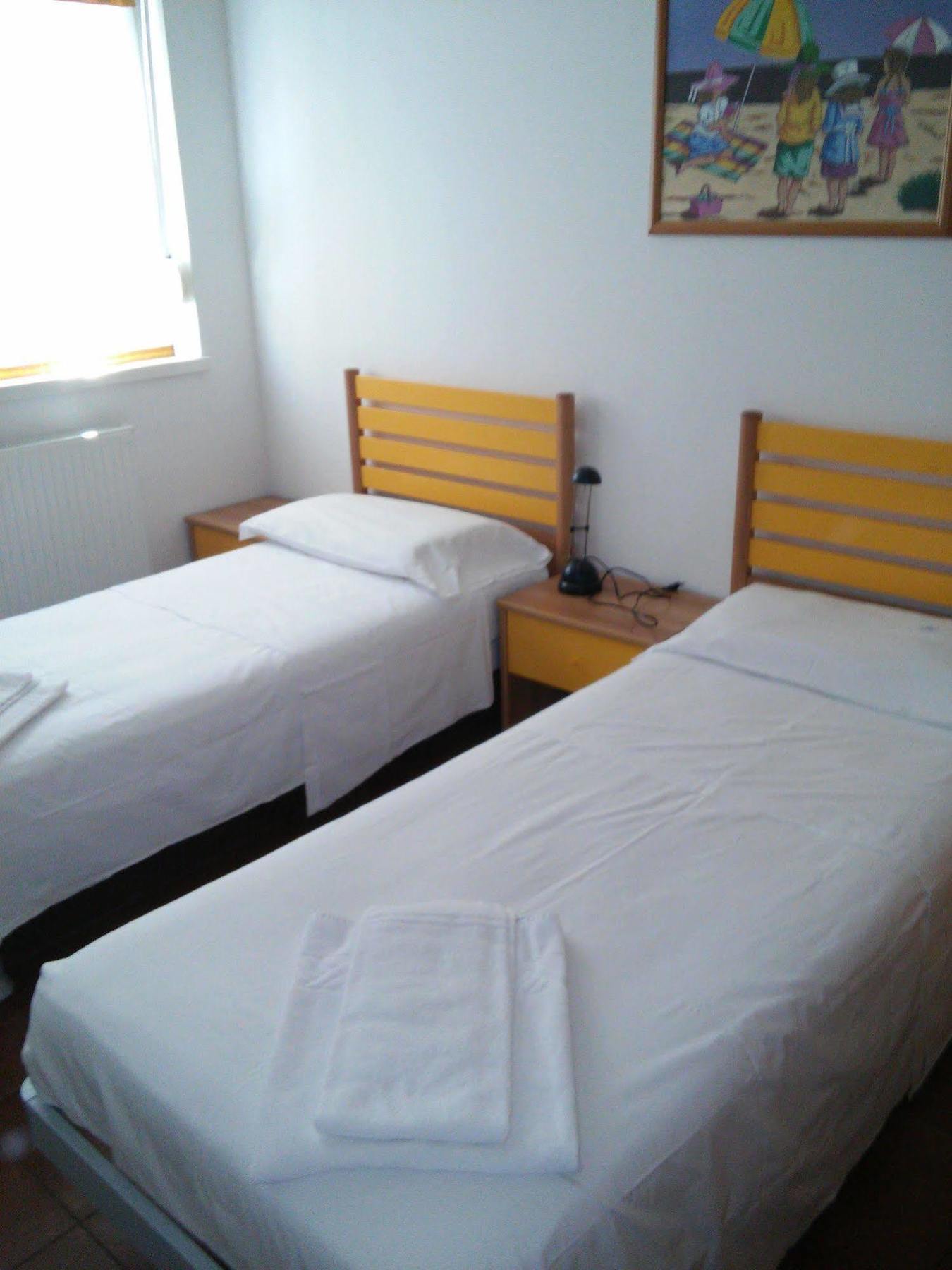 Residence Vivere Astra Trieste Bagian luar foto