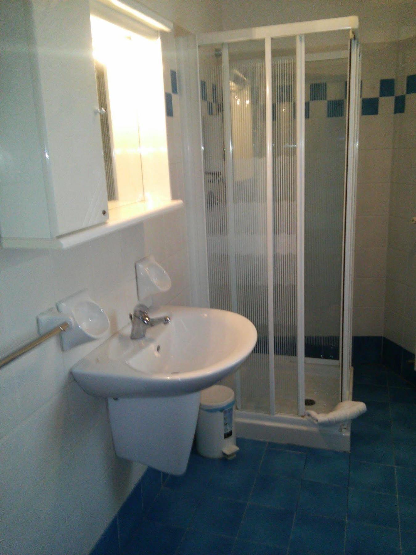 Residence Vivere Astra Trieste Bagian luar foto